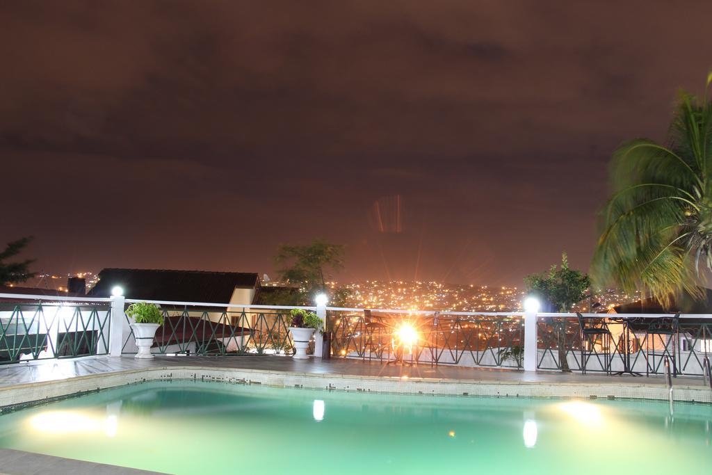 Hill View Hotel Mccarthy Hills Botianaw Exterior photo